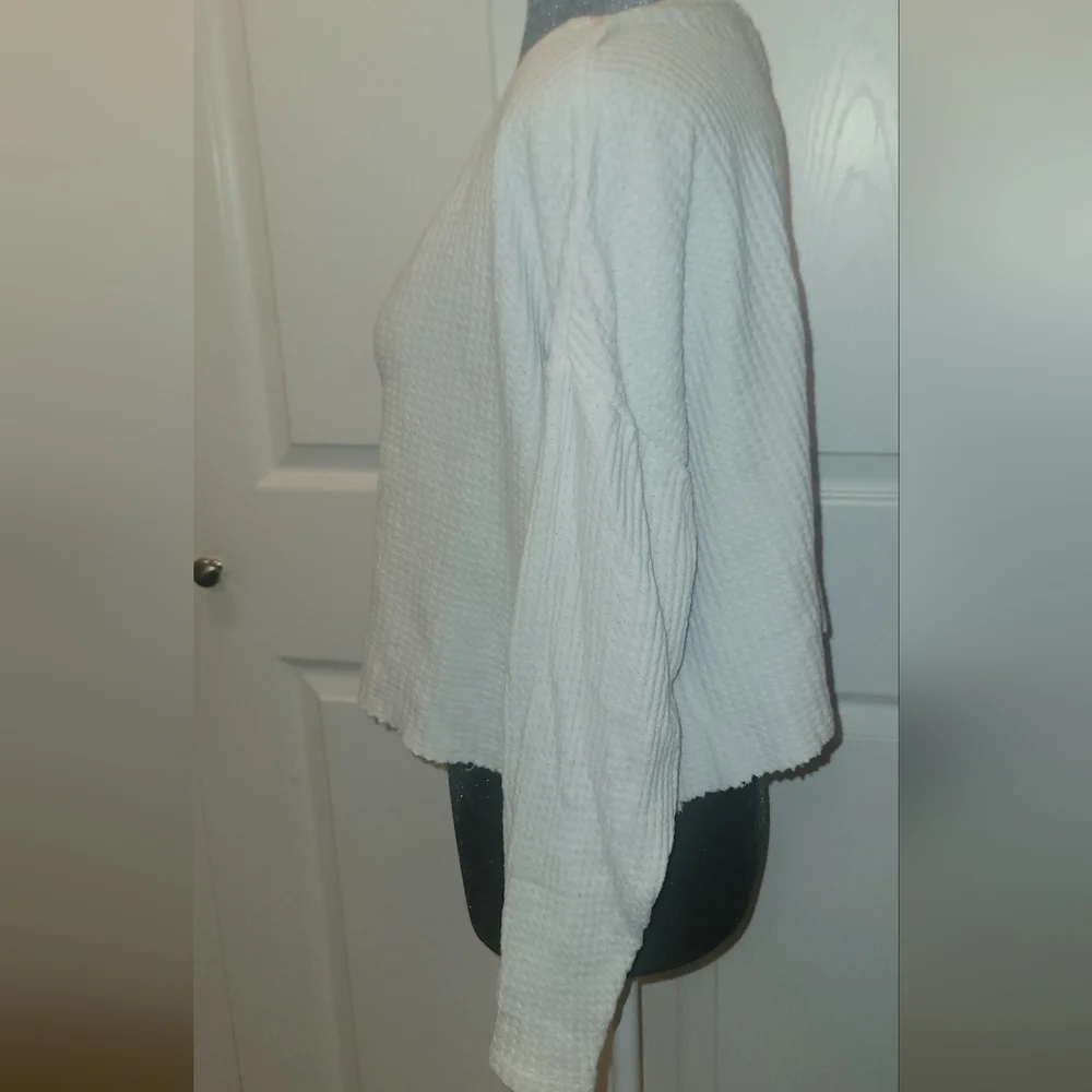 Forever 21 Waffle Texture Crop Cream V-Neck Top